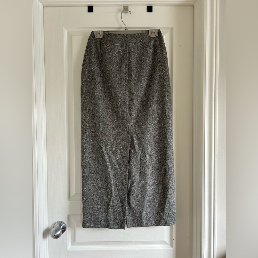 Dana Buchman Wool and Cashmere Grey Skirt - Size 8 (fits like a small)
